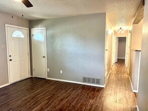 4817 7th St in Lubbock, TX - Building Photo - Building Photo