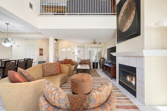 260 Vista Royale Cir E in Palm Desert, CA - Building Photo - Building Photo