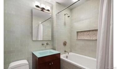 45 E 30th St in New York, NY - Building Photo - Building Photo