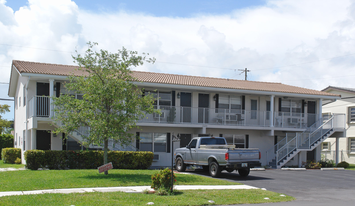 1520 56th St in Fort Lauderdale, FL - Foto de edificio