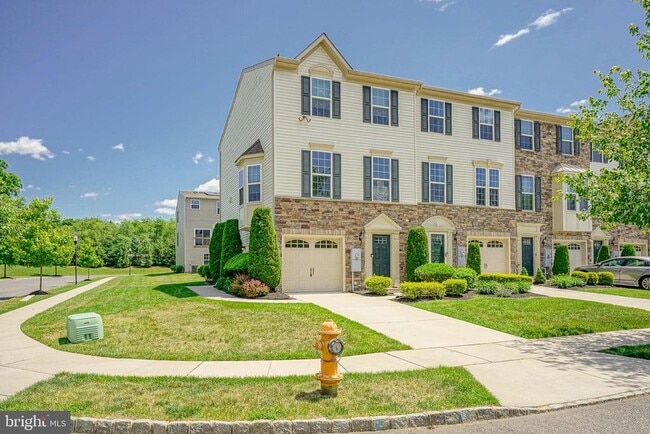 1 Village Green Ln in Sicklerville, NJ - Building Photo - Building Photo