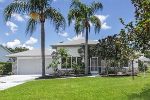 2877 48th Way E in Bradenton, FL - Building Photo