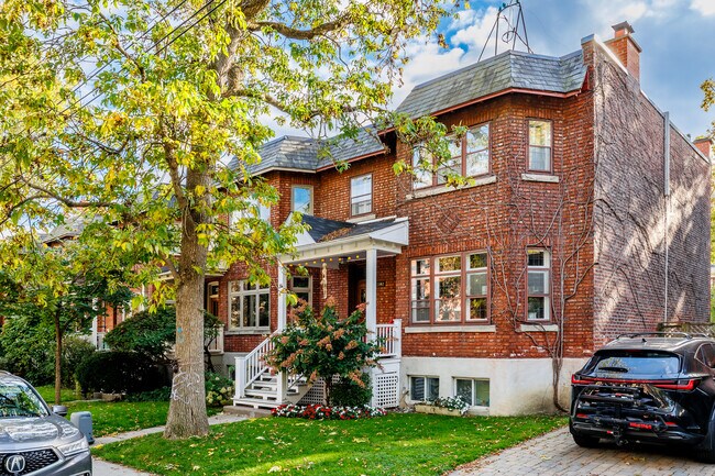 3790 De Melrose Av in Montréal, QC - Building Photo - Building Photo