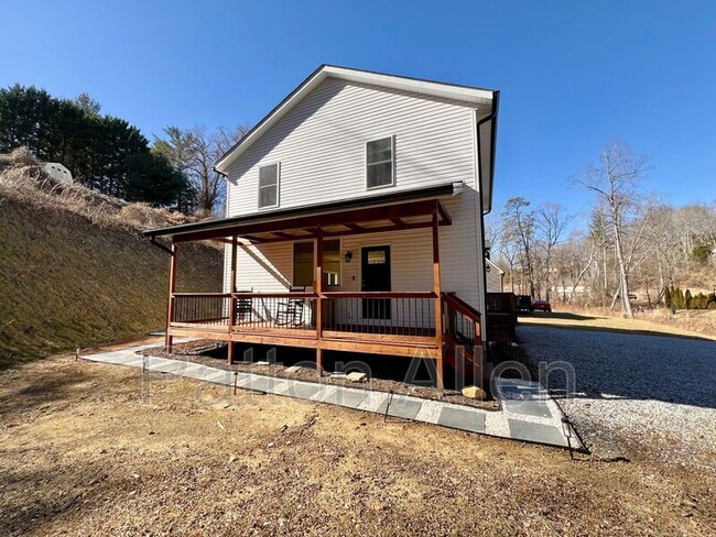 property at 305 Glenn Bridge Rd