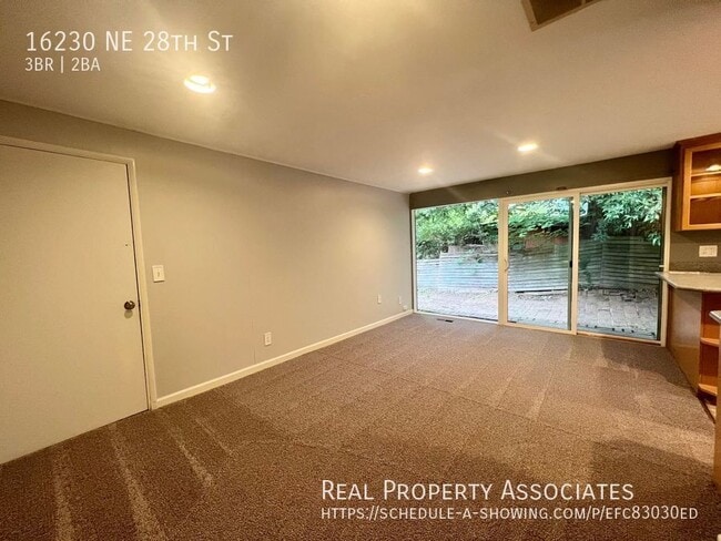 16230 NE 28th St in Bellevue, WA - Building Photo - Building Photo