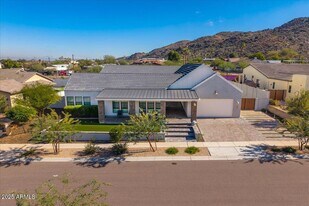 9407 S 13th Way in Phoenix, AZ - Building Photo