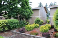 Images Garden View Apartments in Vancouver, WA - Foto de edificio - Building Photo