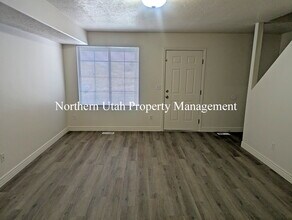 2892 N 400 E St in North Ogden, UT - Building Photo - Building Photo