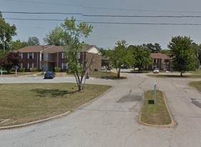 Colony Square Apartments in Paris, TN - Building Photo