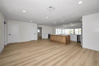 790 116th Ave in Treasure Island, FL - Building Photo - Building Photo