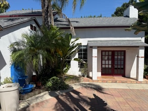 5408 Morella Ave in Valley Village, CA - Building Photo - Building Photo