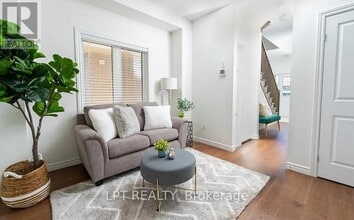 4 Bilanski Farm Rd in Brantford, ON - Building Photo - Building Photo