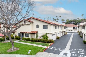 Las Palmas in San Diego, CA - Building Photo - Building Photo