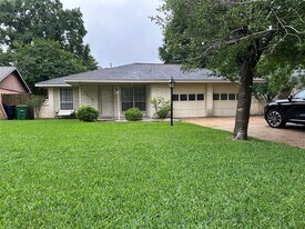 2518 Meandering Trail in Humble, TX - Building Photo
