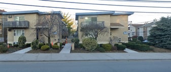 F &amp; A Grand Assoc LLC in Palisades Park, NJ - Building Photo