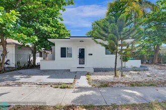 3441 NW 10th Ct in Miami, FL - Building Photo - Building Photo