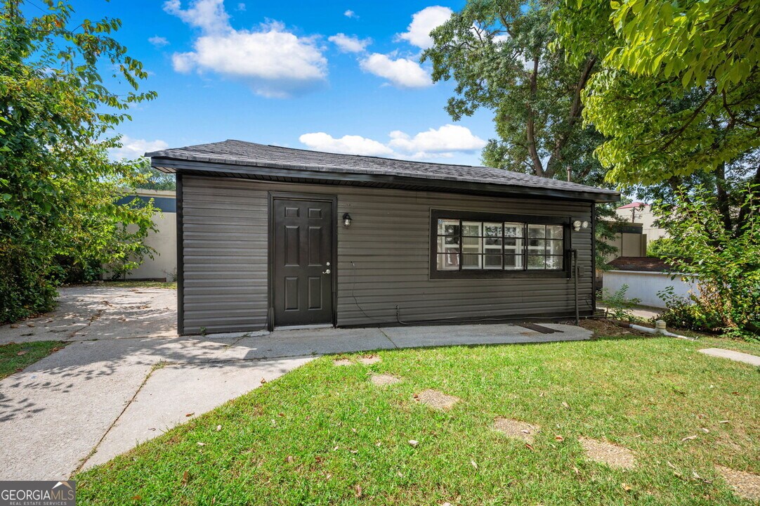 590 Glen Iris Dr NE-Unit -C in Atlanta, GA - Building Photo