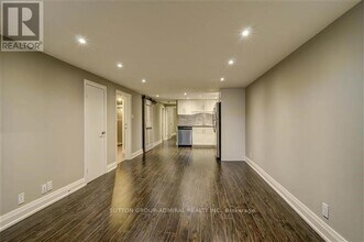 830 Zator Ave in Pickering, ON - Building Photo - Building Photo