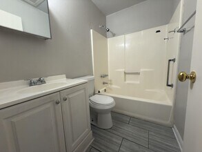 4260 US-90 in Pace, FL - Building Photo - Building Photo