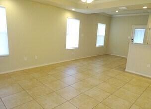 7054 Lakeview Dr, Unit #101 in San Antonio, TX - Building Photo - Building Photo