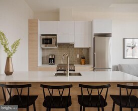 313 Race St in Philadelphia, PA - Building Photo - Building Photo