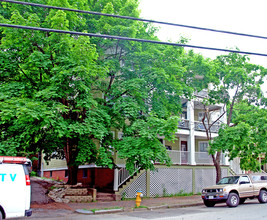 72 Grant St in Portland, ME - Building Photo - Building Photo