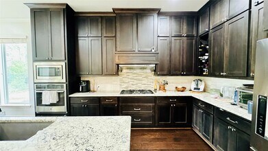 27 Jonquil Pl in Tomball, TX - Building Photo - Building Photo