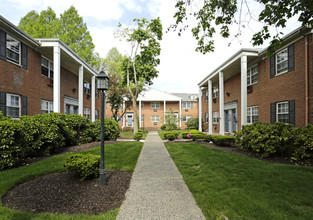 Park Lane in Little Falls, NJ - Foto de edificio - Building Photo