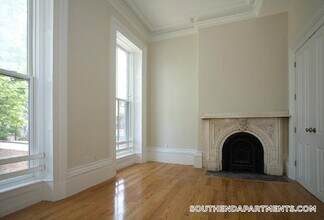 658 Massachusetts Ave, Unit 4 in Boston, MA - Foto de edificio - Building Photo