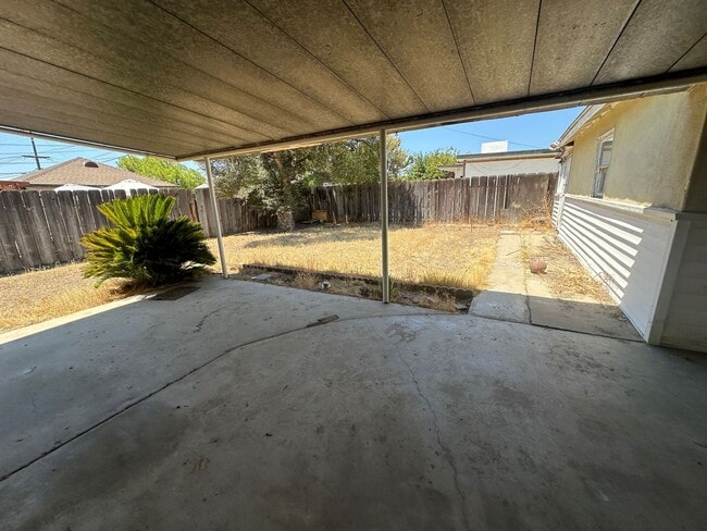626 Charlana Dr in Bakersfield, CA - Building Photo - Building Photo