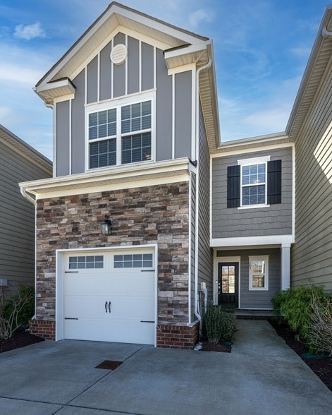 105 Dursley Ln in Spring Hill, TN - Building Photo - Building Photo