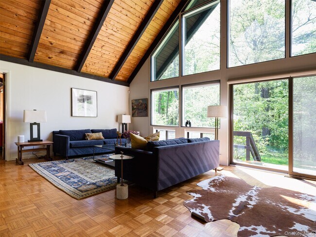 56 Great Spruce Ln in Hillsdale, NY - Building Photo - Building Photo