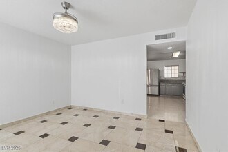 3760 Briarwood Ave in Las Vegas, NV - Building Photo - Building Photo