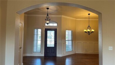 2005 SW Pinoak Ave in Bentonville, AR - Building Photo - Building Photo