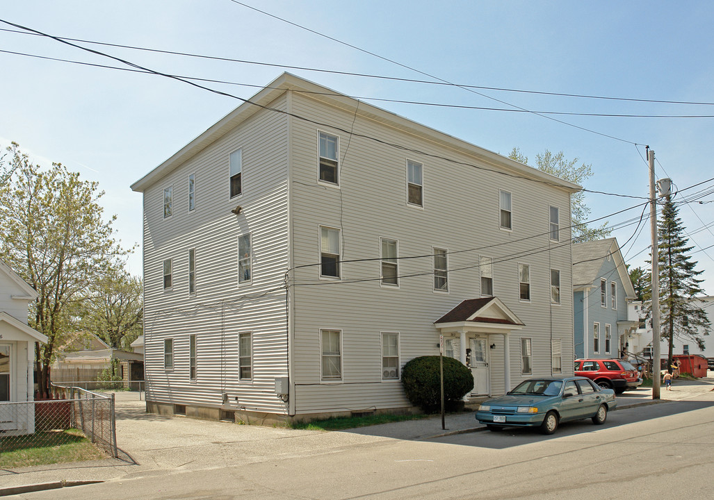 202-204 Douglas St in Manchester, NH - Building Photo