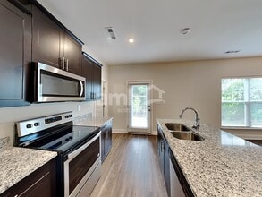 5037 Mountain Springs Rd in Nashville, TN - Building Photo - Building Photo