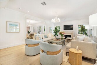 142 Seabreeze Ave in Palm Beach, FL - Building Photo - Building Photo