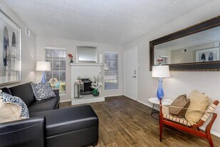 Sedona Ridge in Dallas, TX - Building Photo