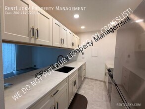 11357 SE 212th Ln in Kent, WA - Building Photo - Building Photo