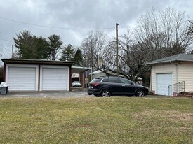 310 Carbon City Rd in Morganton, NC - Building Photo