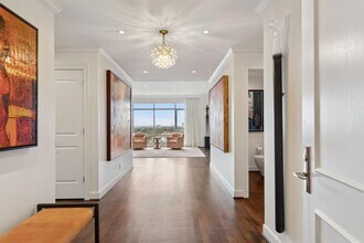 1100 Uptown Park Blvd in Houston, TX - Building Photo - Building Photo