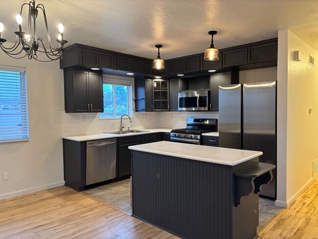 160 E Eads Dr in Pueblo, CO - Building Photo - Building Photo