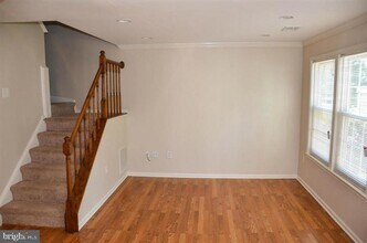 5934 Havener House Way in Centreville, VA - Building Photo - Building Photo
