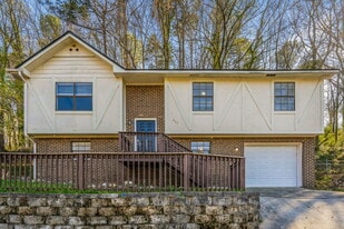 933 Edwards Lake Rd in Birmingham, AL - Building Photo