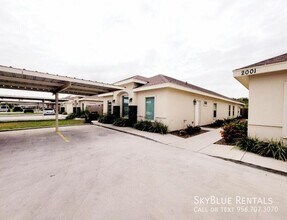 2001 Taft St in Weslaco, TX - Building Photo - Building Photo
