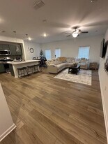 6607 Wyndale Dr in Douglasville, GA - Building Photo