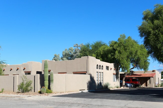Lee Casitas in Tucson, AZ - Building Photo - Building Photo