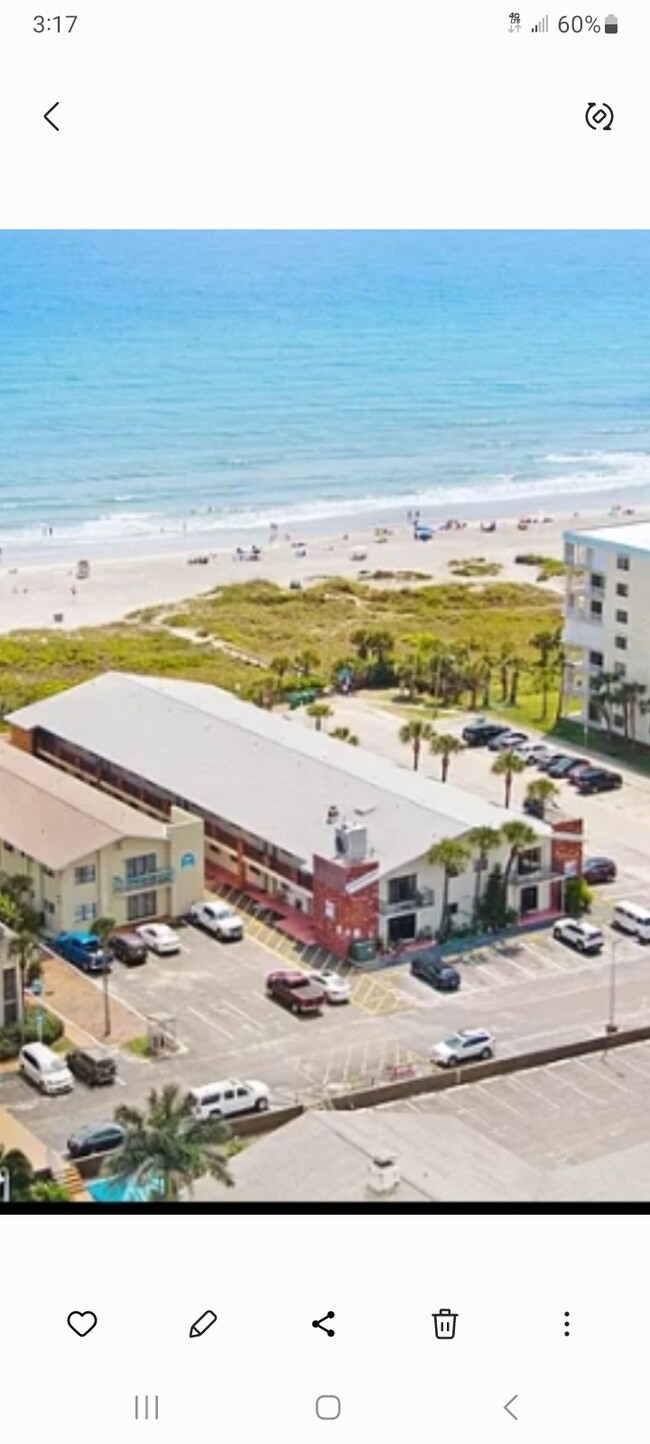 22 Tulip Ave in Cocoa Beach, FL - Building Photo - Building Photo