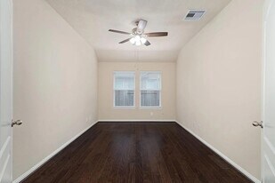 16007 David Hill Ln in Hockley, TX - Building Photo