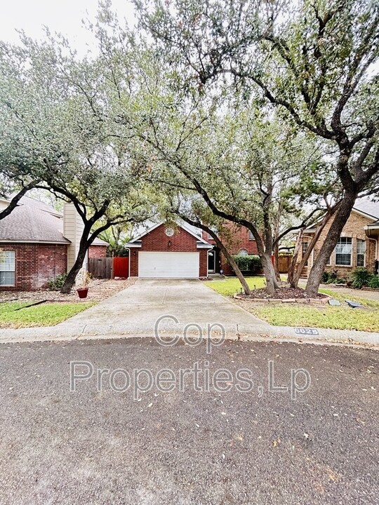 6622 Shady Bend Dr in San Antonio, TX - Building Photo